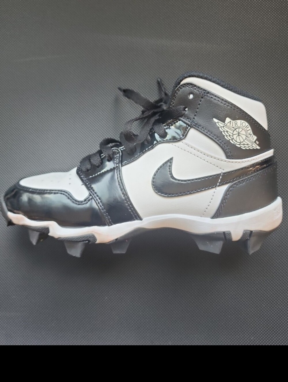 Air Jordan 1 High Top Cleats - Black White Kids Youth - size 4 (with box)